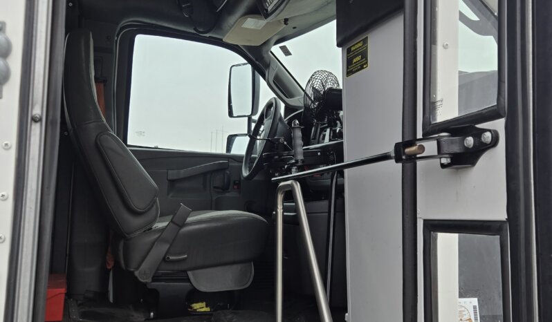 2022 Chevrolet Thomas Minotour (NON CDL) 14pass & Only 75Kmiles full