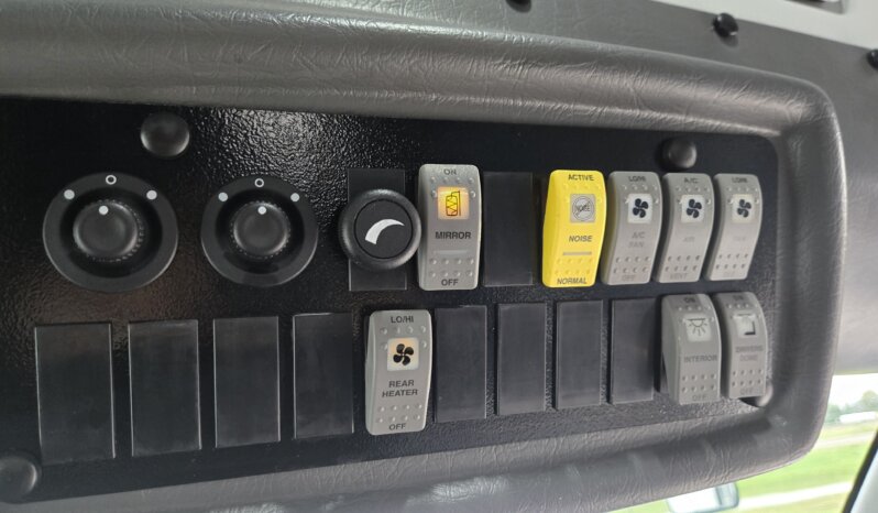 2022 Chevrolet Thomas Minotour (NON CDL) 14pass & Only 75Kmiles full