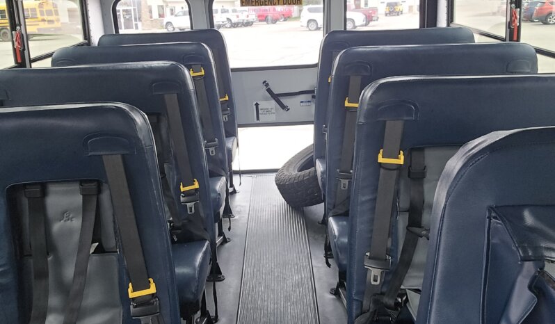 2022 Chevrolet Thomas Minotour (NON CDL) 14pass & Only 75Kmiles full