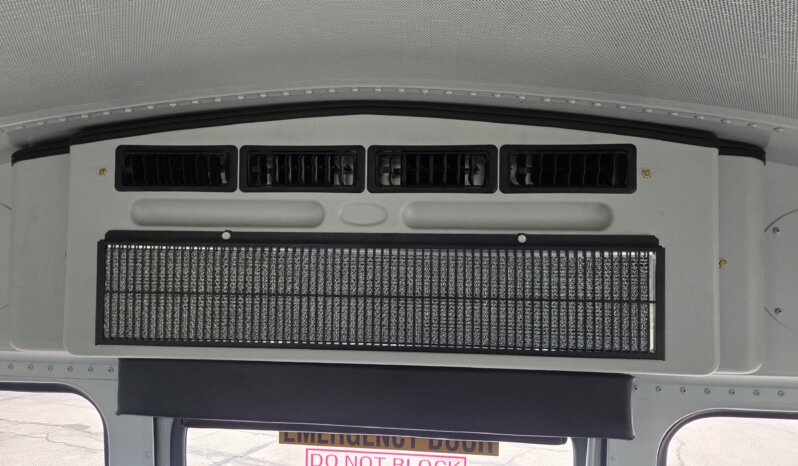 2022 Chevrolet Thomas Minotour (NON CDL) 14pass & Only 75Kmiles full