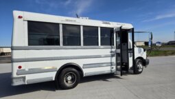 2022 Chevrolet Thomas Minotour Non CDL 14pass- Low Miles 76K full