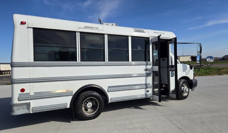 2022 Chevrolet Thomas Minotour Non CDL 14pass- Low Miles 76K full