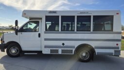 2022 Chevrolet Thomas Minotour Non CDL 14pass- Low Miles 76K full