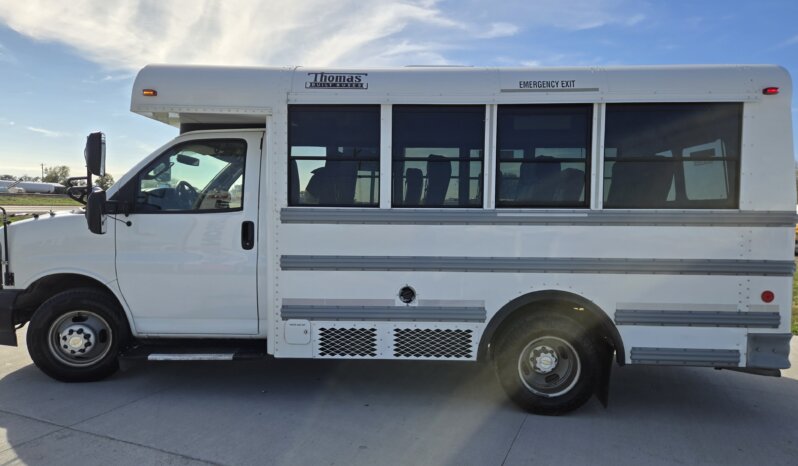 2022 Chevrolet Thomas Minotour Non CDL 14pass- Low Miles 76K full